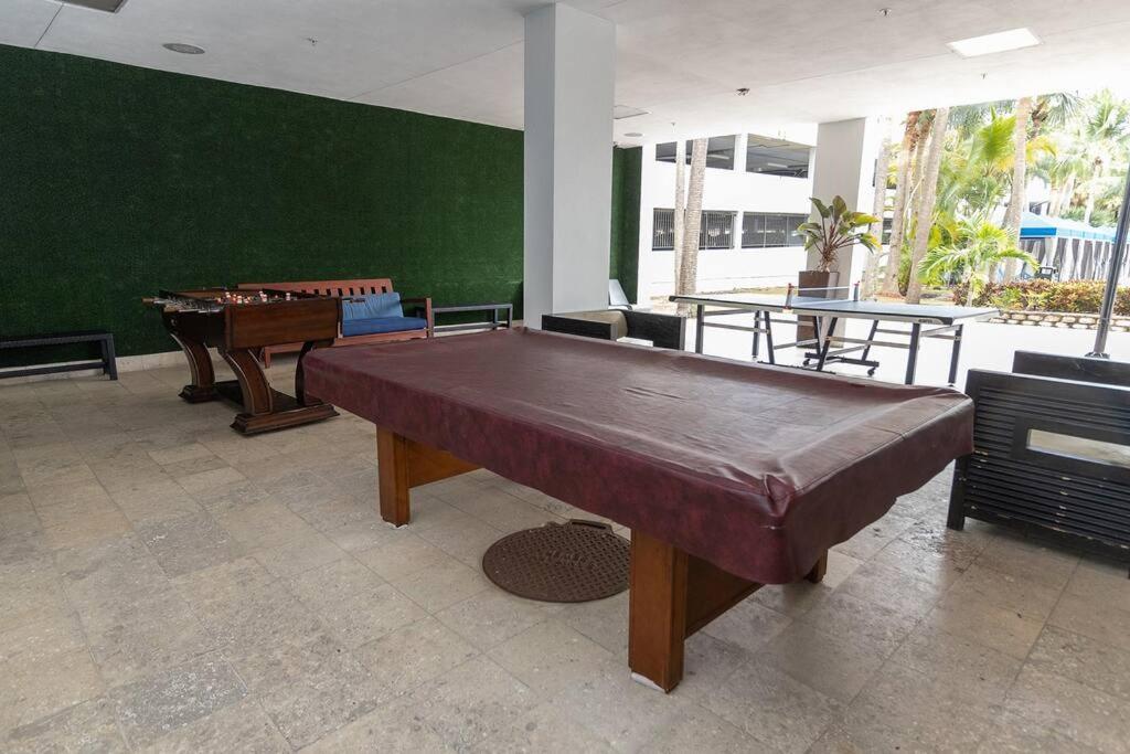 Stunning & Spacious Resort-Style Condo Across From Beach! 迈阿密海滩 外观 照片