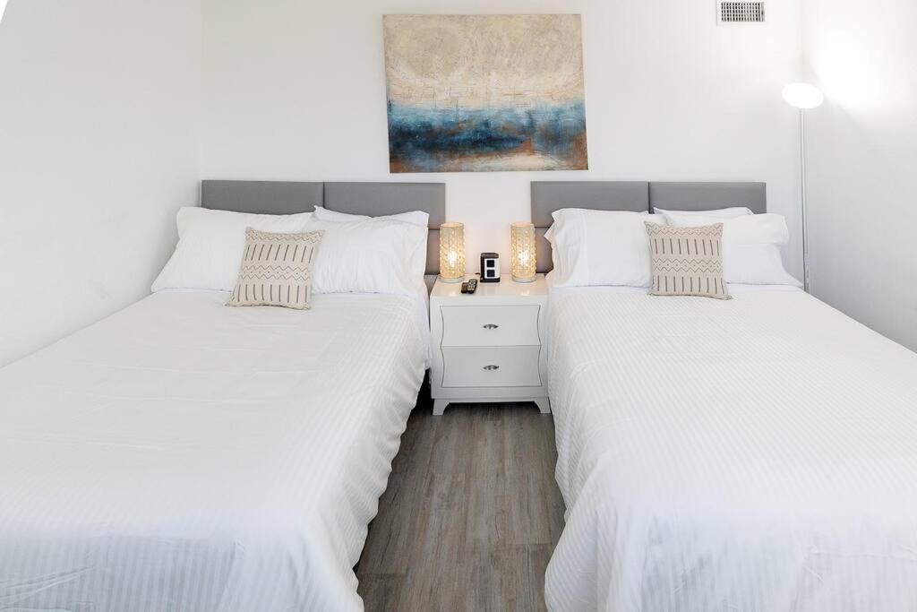 Stunning & Spacious Resort-Style Condo Across From Beach! 迈阿密海滩 外观 照片